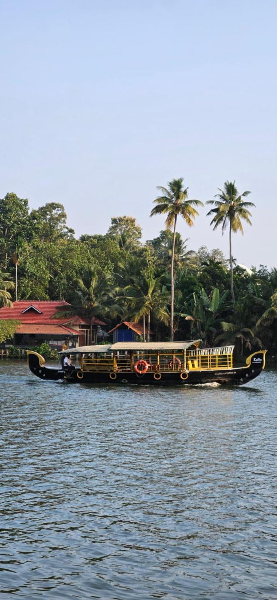 Islandstay-A Riverside Property Kollam Esterno foto